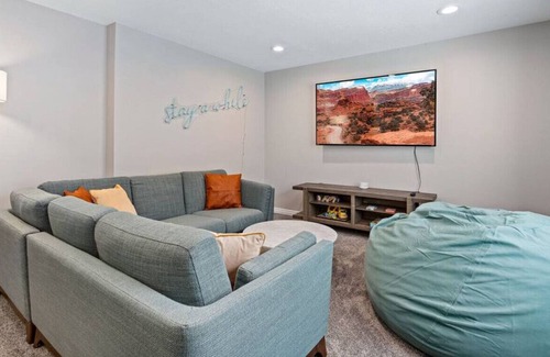 Farmington Casa | Large Peaceful Family-friendly Farmington Home near Lagoon