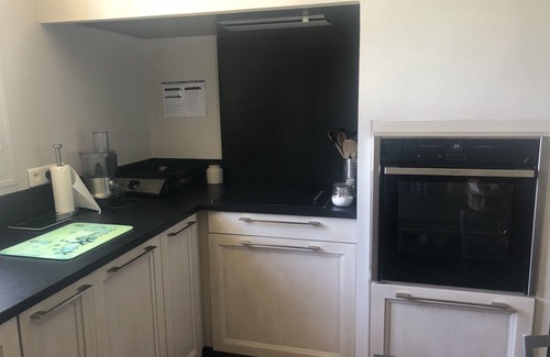 Charleval Casa | Gran villa provenzal en el corazón de la Provenza con jardín y piscina.