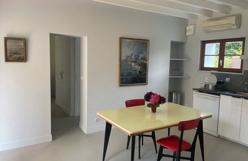 Ecretteville-sur-Mer Casa | Large, quiet house 1.5 km from a quiet beach.