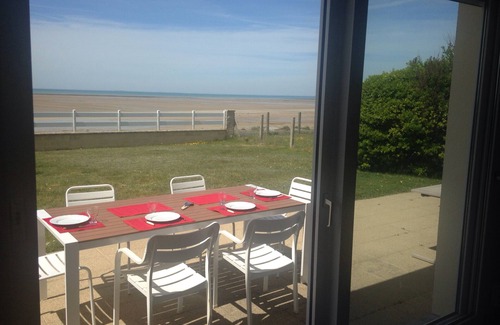 Saint-Pair-sur-Mer Casa | Gran villa reciente y elegante frente al mar en Kairon / Jullouville plage