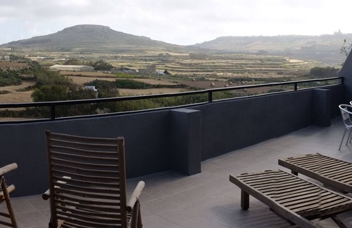 Marsalforn Apartamento | Amplio ático junto al mar, con impresionantes vistas de los países