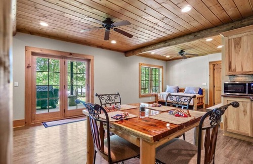 Pikeville Cabina | Large secluded 3 bedroom Cabin!