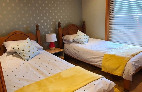 Wainhouse Corner Casa | Large & Spacious with Games Room, bungalow nr Bude