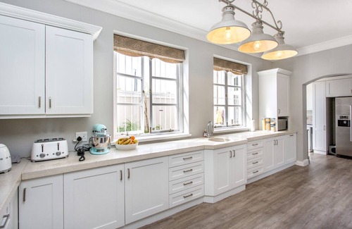 Constantia Casa | Grande, espaciosa casa en Constantia