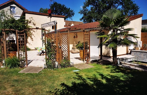 Dammarie Les Lys Cabaña | Gran estudio cerca del bosque