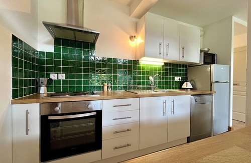 Seytroux Apartamento | Gran ático, balcón, capacidad para 10 personas, familia y mascotas.