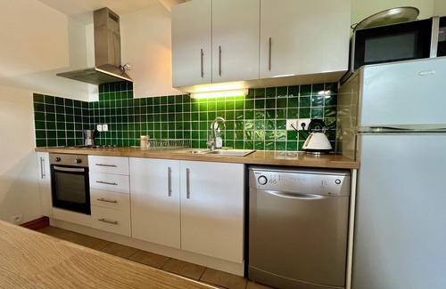 Seytroux Apartamento | Gran ático, balcón, capacidad para 10 personas, familia y mascotas.