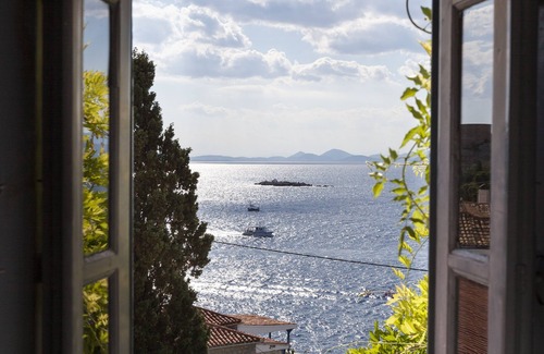 Hydra Casa | Encantadora casa de sal blanca, impresionantes vistas al mar y al atardecer. A 30 metros del mar