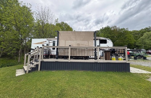 Sherkston Casa | Large Trailer at Sherkston Shores Resort