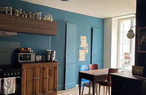 Villeneuve-l'Archeveque Casa | Large village house 1H30 from Paris. Between Burgundy and Champagne.