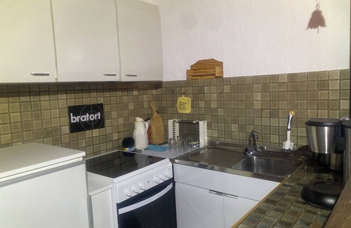 Dhron Apartamento | Large vacation apartment in Germany's oldest wine village. Great cycling and hiking trails.