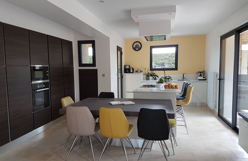 Rochegude Otro | Gran villa en Drôme provençale. Bonitos beneficios.