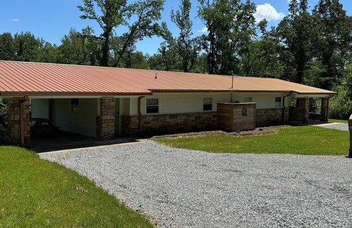 Gilbertsville Apartamento | Large yard & patio, KY lake view, hi speed WiFi, 1