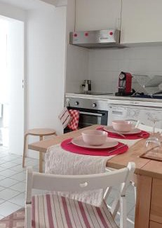 Linda-a-Velha Apartamento | Largo da Paz 24