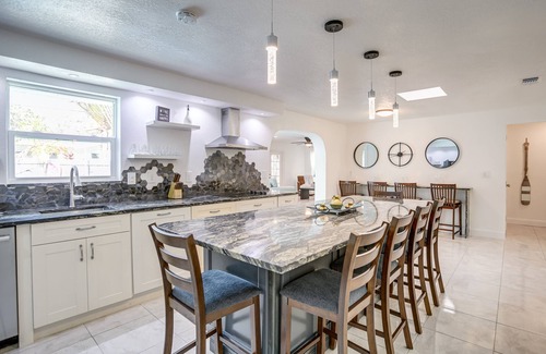 Harbor Bluffs Casa | Largo Family Oasis: Private Pool & Hot Tub!