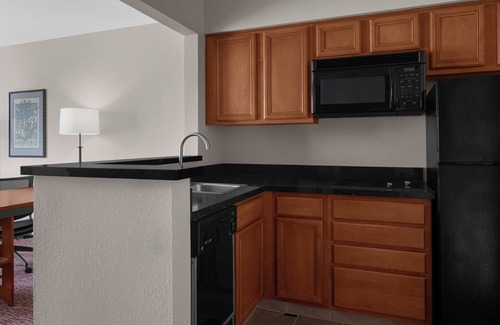 Renton Hotel | Larkspur Landing Extended Stay Suites Renton