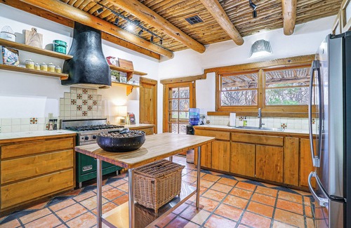 Mesilla Park Casa | Las Cruces Santa Fe-Style Adobe Home on 6 Acres!