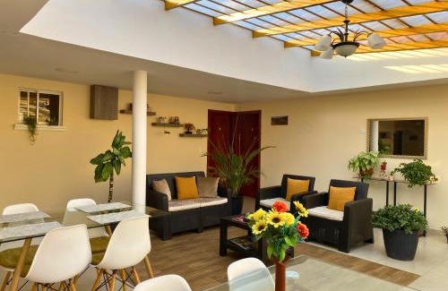 Tababela Casa | Las Hortensia's Casa De Huespedes