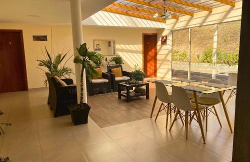 Tababela Casa | Las Hortensia's Casa De Huespedes