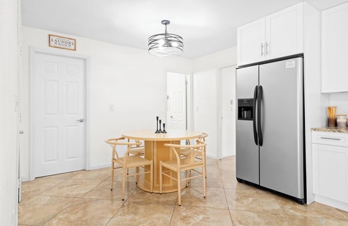 Fort Myers Casa | Last Minute Deal:Waterfront, Hot Tub, Kayaks, Fishing Gears & Pets-Friendly Stay