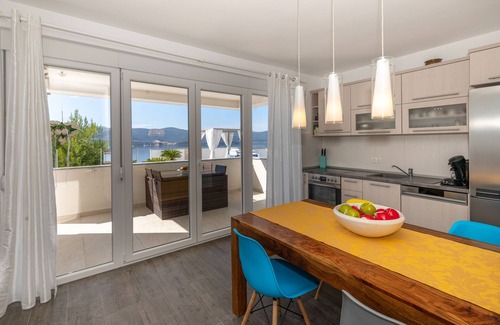 Komarna Apartamento | Last minute offers / Pet friendly / VERY low low season prices !!!!