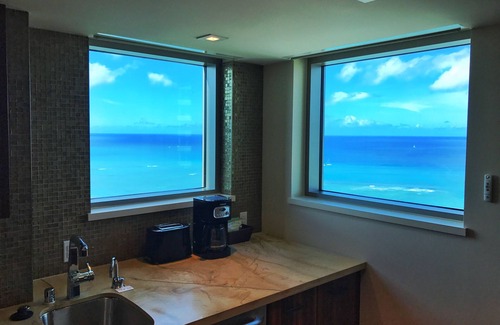 Waikiki Villa | **Last Minute Vacations** Hilton Hawaiian Village Waikiki Beach