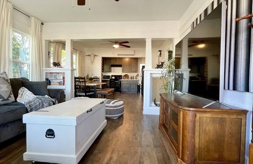 Logan Heights Casa | Latin Charm and Local Comfort -NEW- 5 minutes to Downtown! Near MTS