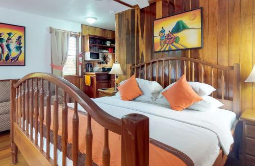 Hopkins Apartamento | Latitude Adjustment Gold Standard Certified