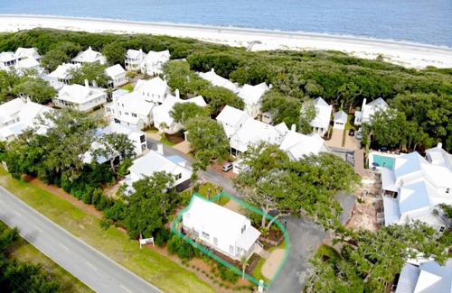 Jekyll Island Casa | LATITUDE ADJUSTMENT OCEAN OAKS home