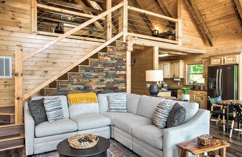 Marion Casa | Laughing Logs: Mountain Cabin with Hot Tub, Games, & Stunning Views