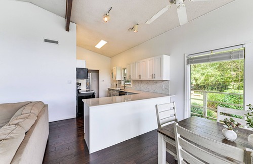 Mount Mourne Casa | Launch & Dock: Lake Norman Retreat w/ Scenic Deck