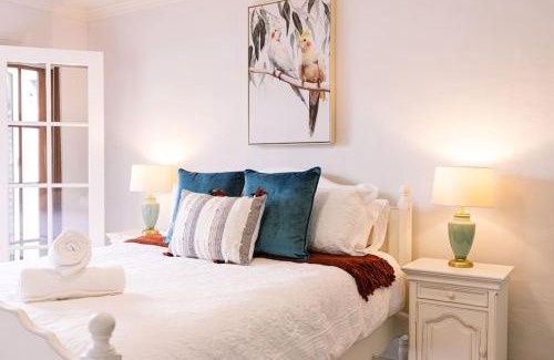 Stroud Casa | Laundry Lane Cottage