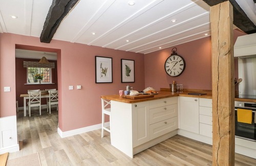 Malvern Casa | LAVENDER COTTAGE, pet friendly, luxury holiday cottage in Malvern