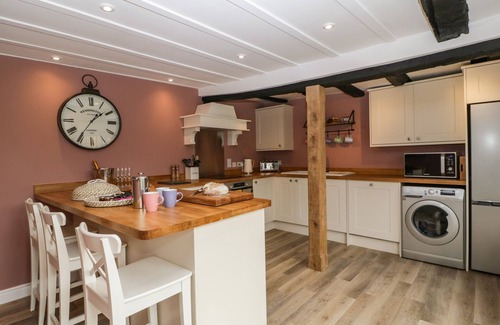 Malvern Casa | LAVENDER COTTAGE, pet friendly, luxury holiday cottage in Malvern