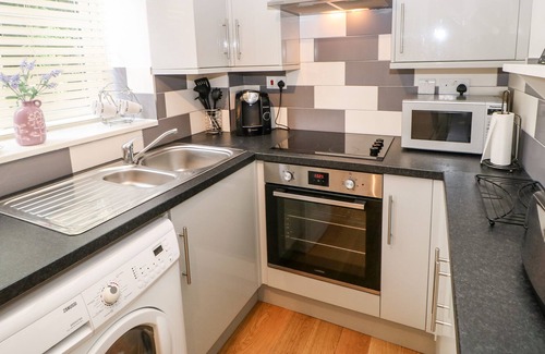 Grewelthorpe Cabaña | Lavender Cottage, GREWELTHORPE