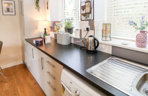 Grewelthorpe Cabaña | Lavender Cottage, GREWELTHORPE