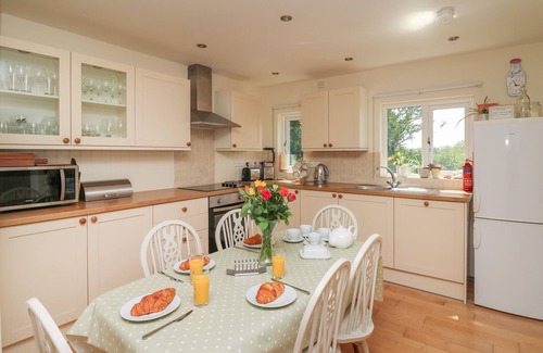 Haverfordwest Cabaña | Lavender Lodge