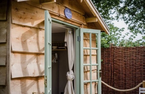 Beccles Cabina | Lavender Lodge, Toad Hall, Wangford