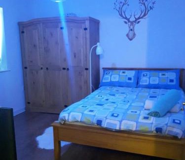 Milton Keynes Cama Y Desayuno | Lavi's house-East Milton Keynes