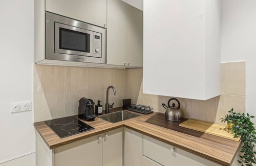 Ternes Apartamento | Lavie Maison : Hot Tub & AC Near Arc de Triomphe