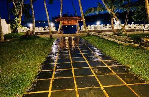 Thekkumbhagam Complejo | Lavilla Lake Resort And Restaurant