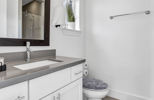 Willow Meadows/Willowbend Area Casa | Lavish 3BR Townhome in the Hotspot of Houston