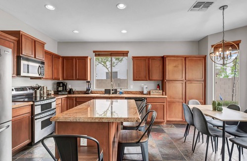 Foothills Reserve Casa | Lavish Desert Escape w/Game Room, Private Pool, Bikes & More - Sleeps 12