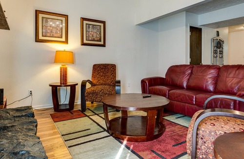Lawrence Condominio | Lawrence Vacation Rental ~ 12 Mi to Indianapolis!