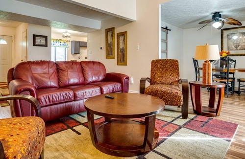 Lawrence Condominio | Lawrence Vacation Rental ~ 12 Mi to Indianapolis!