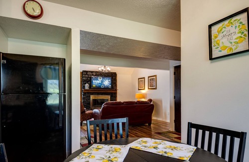 Lawrence Condominio | Lawrence Vacation Rental ~ 12 Mi to Indianapolis!