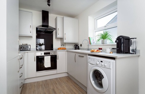 Babbacombe Apartamento | Lawsons Place - Coastal, Babbacombe with parking