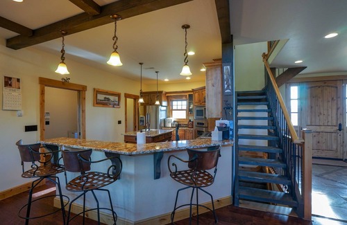 North Meadow Creek Casa | Hermosa casa de Montana al oeste de Mcallister con vistas al norte de Meadow Creek