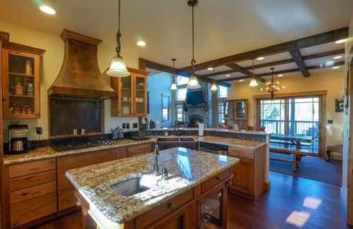 North Meadow Creek Casa | Hermosa casa de Montana al oeste de Mcallister con vistas al norte de Meadow Creek