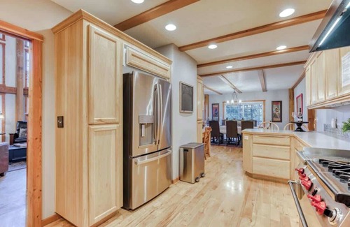 Welches Cabina | Lazy Bear Lodge: Hot Tub Resort Pool & Game Room